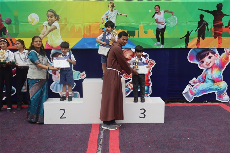 AWARD CEREMONY OF FANCY DRESS & SOLO DANCE(CLASS PRE-PRIMARY)